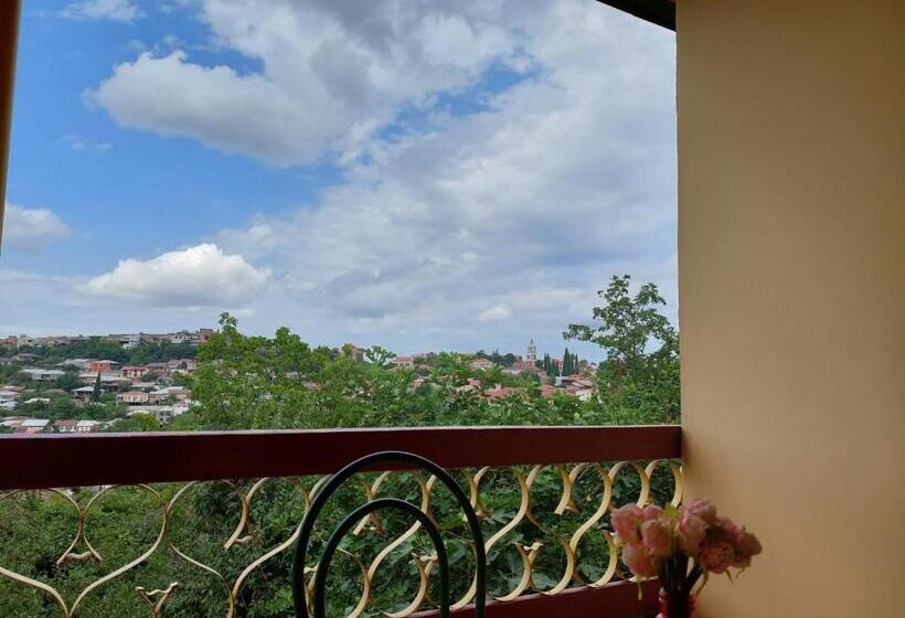 اتاق استاندارد با بالکن, Guesthouse Door In Sighnaghi