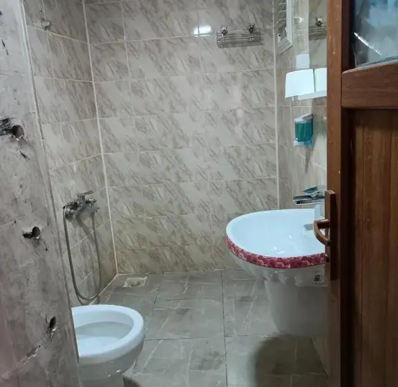 اتاق خانوادگی با چشم‌انداز باغ, Hanimağabuti̇k Otel