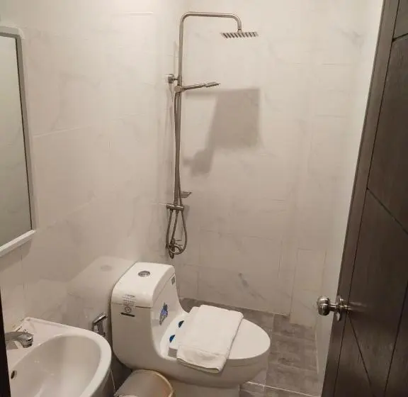 スタンダードルーム, Elti Suites By Bluebookers