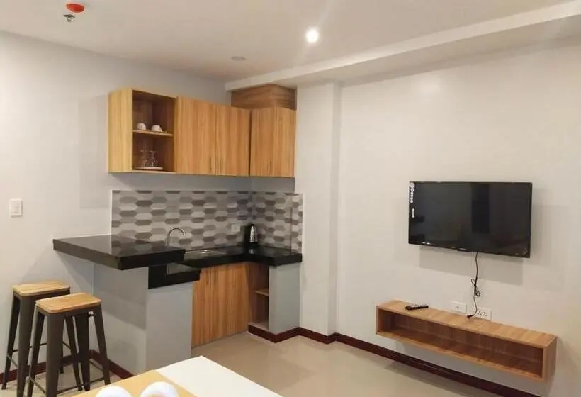 デラックスルーム, Elti Suites By Bluebookers