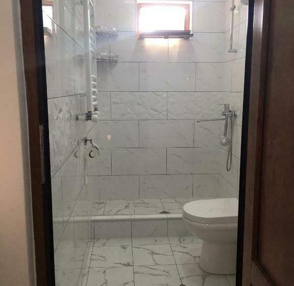 اتاق راحتی سه تخته, Guest House Diana