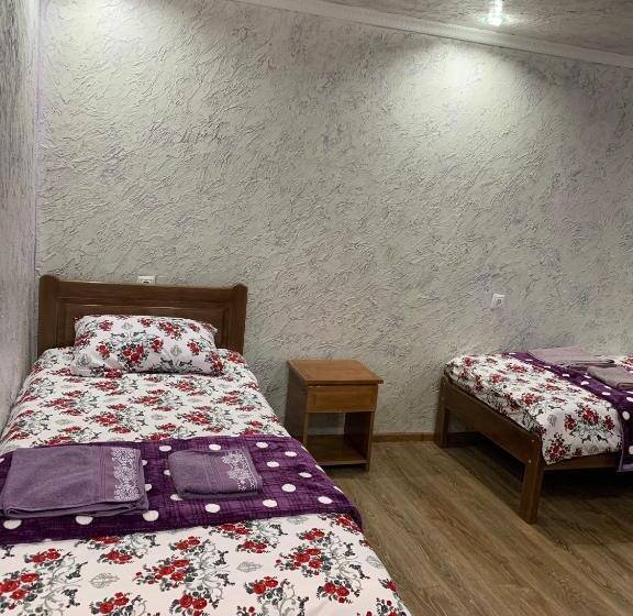 اتاق راحتی سه تخته, Guest House Diana