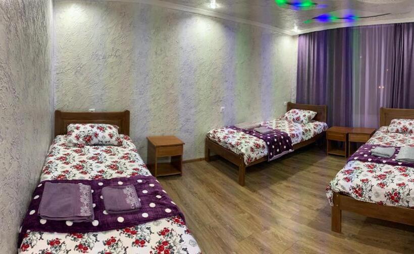 اتاق راحتی سه تخته, Guest House Diana