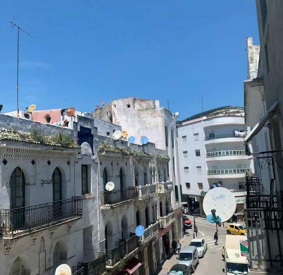 Habitació Estàndard amb Balconada, Aliens Home