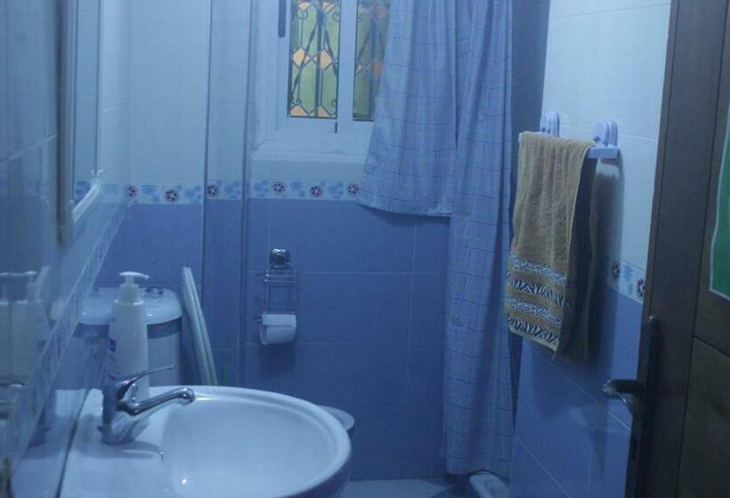 Habitació Estàndard amb Balconada, Aliens Home