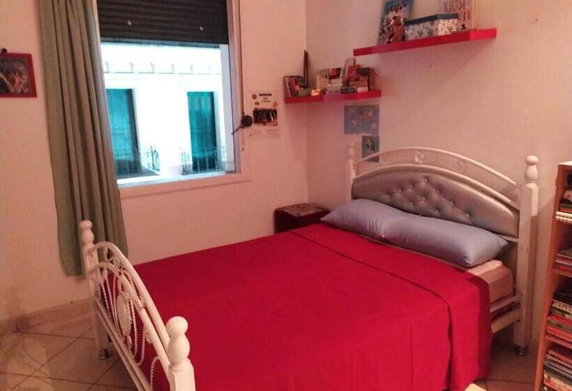 Habitació Economy, Aliens Home