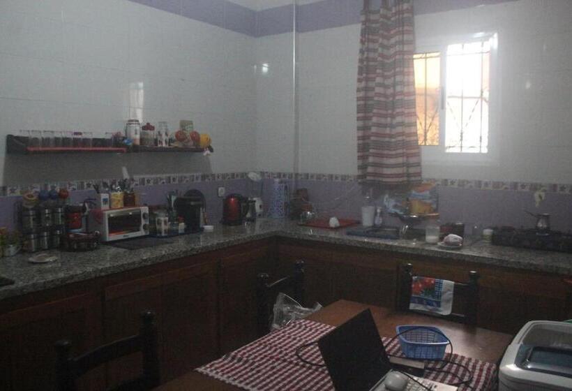 Habitació Economy, Aliens Home