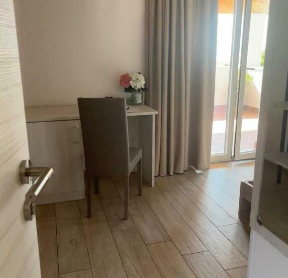 חדר סטנדרט, Karis Kairos