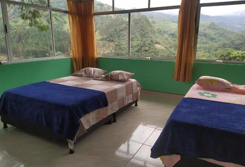 غرفة قياسية ثلاثية, Eco Aldea Topacio