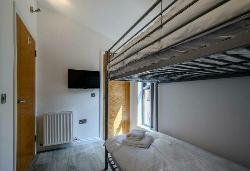 Дом 3 Спальни, Gadgirth Estate Lodges