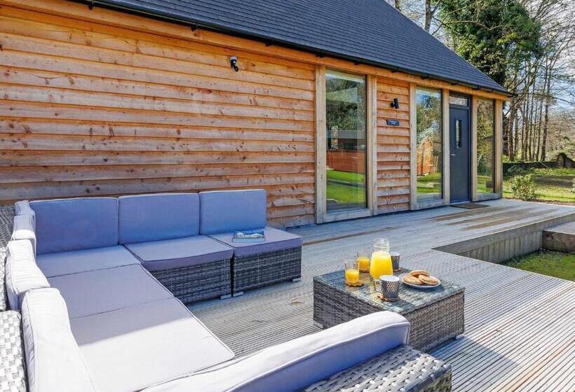 Дом 2 Спальни, Gadgirth Estate Lodges