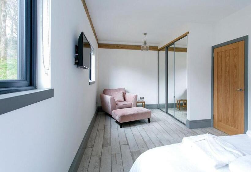 Дом 2 Спальни, Gadgirth Estate Lodges