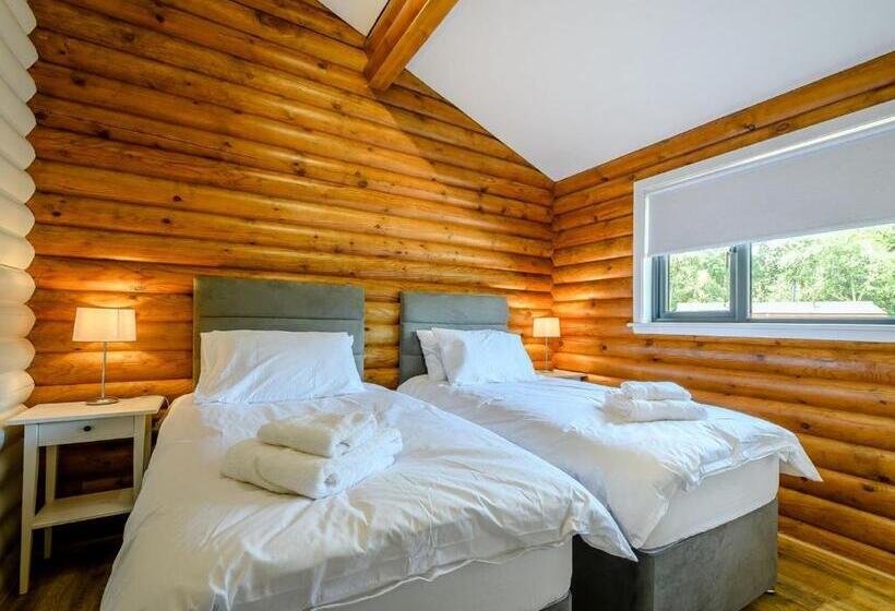 Дом 2 Спальни, Gadgirth Estate Lodges