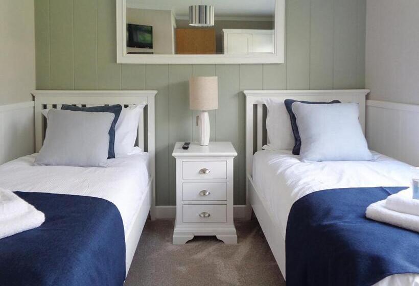 Дом 3 Спальни, Otters Mead Boutique Lodges