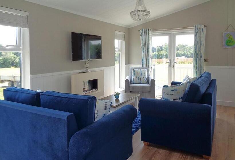 Дом 3 Спальни, Otters Mead Boutique Lodges