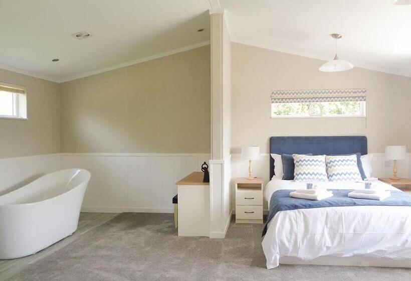 Дом 1 Спальня, Otters Mead Boutique Lodges