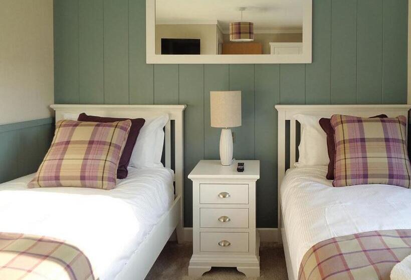 Дом 3 Спальни, Otters Mead Boutique Lodges