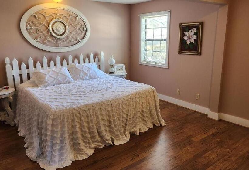 스탠다드 룸 킹사이즈 침대, Ozark Country Inn