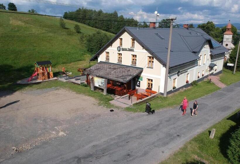 کلبه ییلاقی, Penzion štvanice