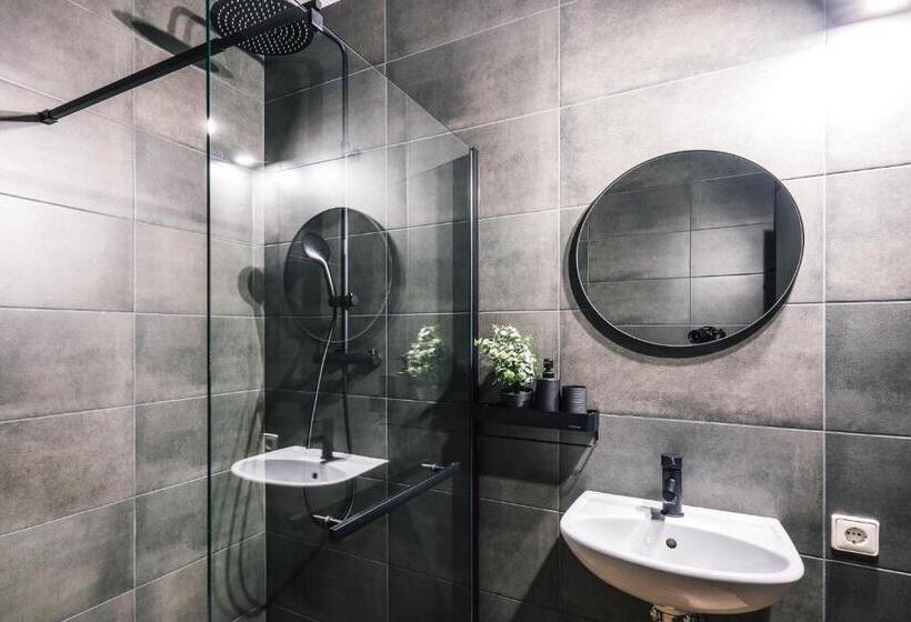 اتاق استاندارد سه تخته با بالکن, Villa Gall