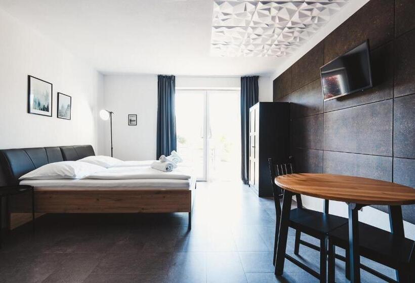 اتاق استاندارد سه تخته با بالکن, Villa Gall