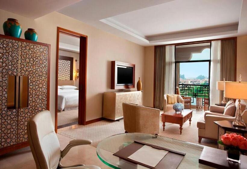 Люкс Executive Кровать Кинг, Sheraton Qingyuan Lion Lake Resort
