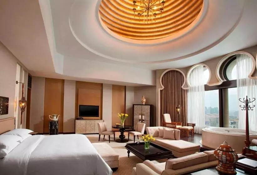 キングサイズベッドのスイートルーム, Sheraton Qingyuan Lion Lake Resort