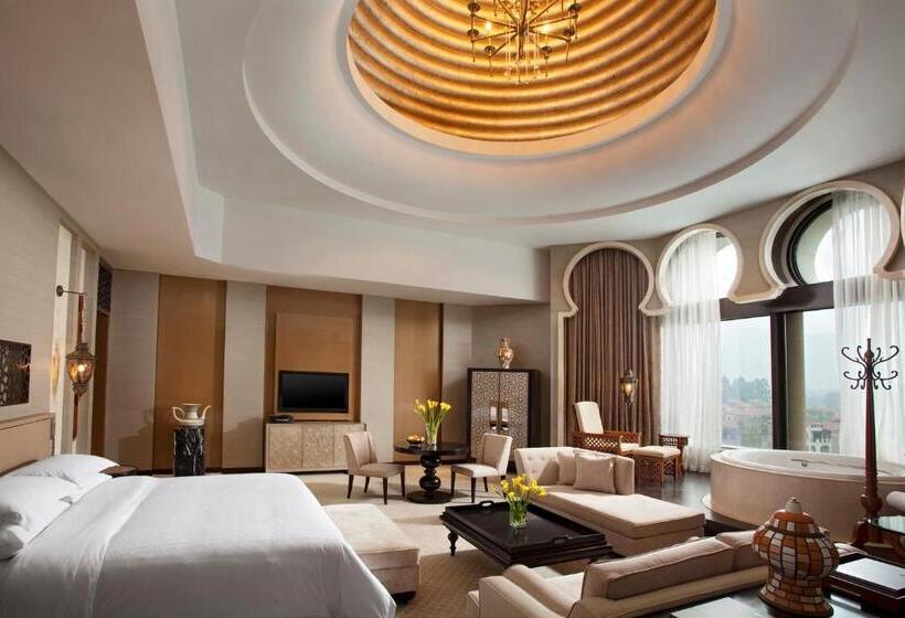 מיטת קינג בסוויטה, Sheraton Qingyuan Lion Lake Resort