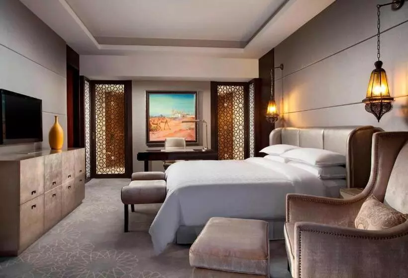 キングサイズベッドのスイートルーム, Sheraton Qingyuan Lion Lake Resort