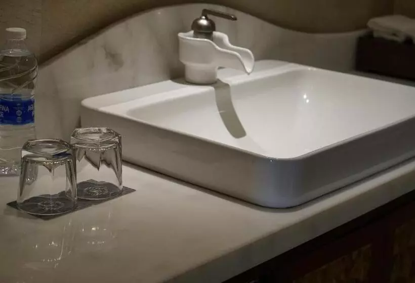 プレシデンシャルスイート２ベッドルーム, Sheraton Qingyuan Lion Lake Resort
