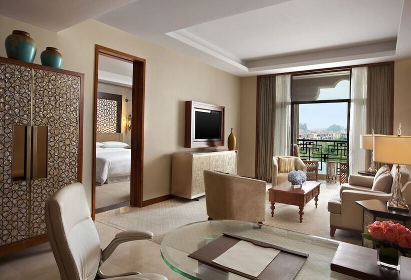 סוויטה אקזקיוטיב, Sheraton Qingyuan Lion Lake Resort