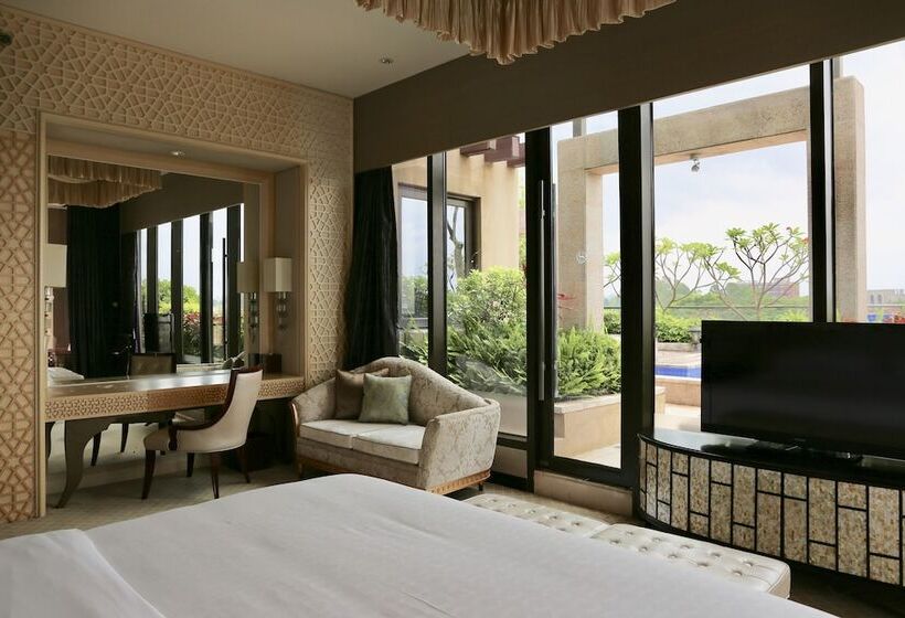 סוויטה נשיאותית 2 חדרים, Sheraton Qingyuan Lion Lake Resort