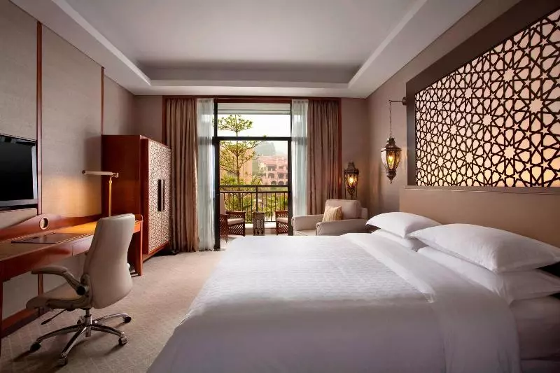 ガーデンビューデラックスルーム, Sheraton Qingyuan Lion Lake Resort