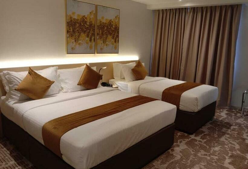 اتاق لوکس خانوادگی, Dê Moccis Boutique