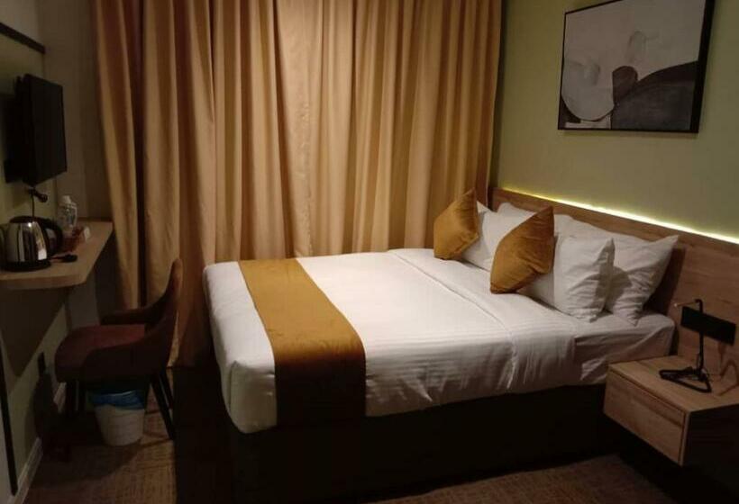 اتاق لوکس, Dê Moccis Boutique