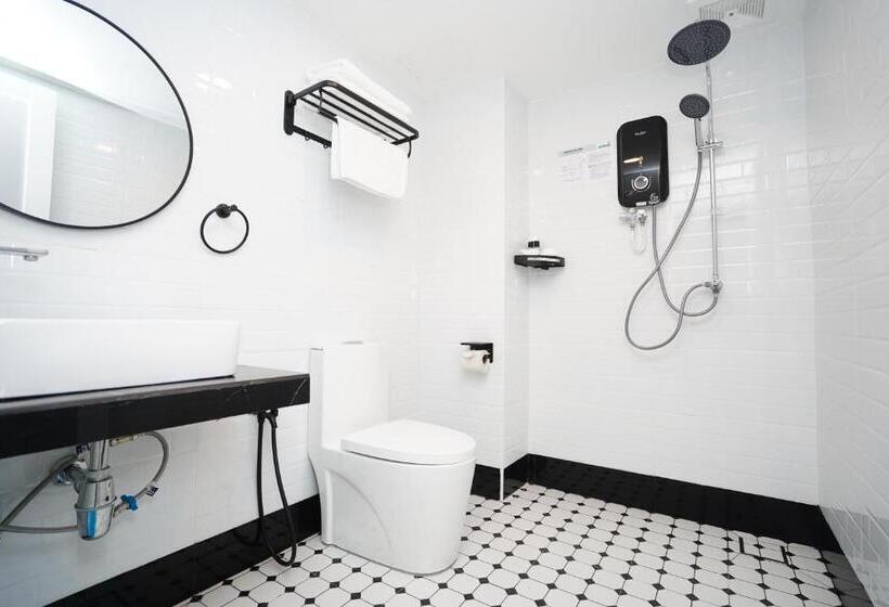 سوییت اجرایی, Dê Moccis Boutique