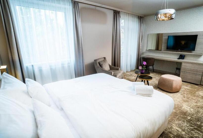 اتاق لوکس, Europa