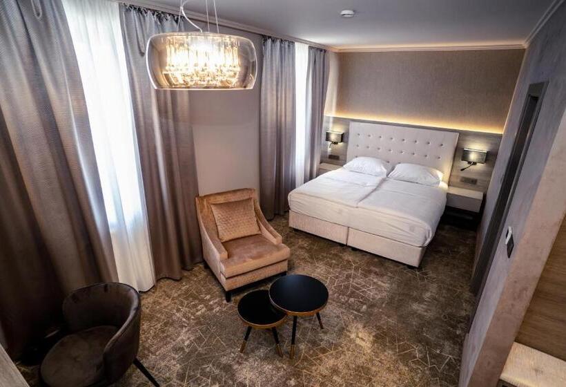 اتاق سوپریور, Europa