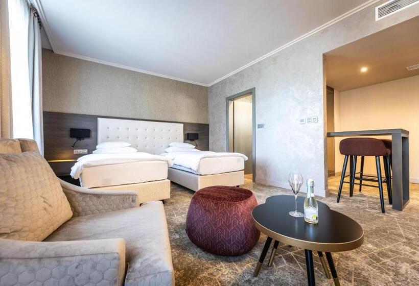 اتاق لوکس, Europa