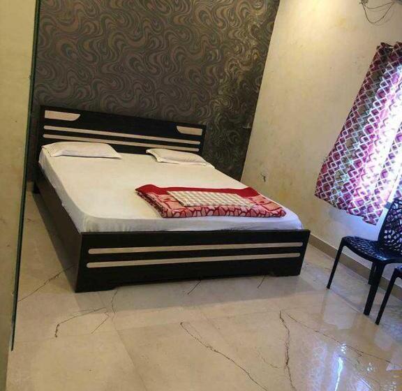 标准间, Pop 91414 The Hunger Bite Resort