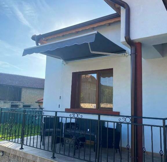Vila 1 Quarto Vista jardim, крушунски кът тея
