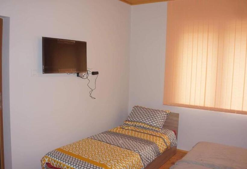 Vila 1 Quarto Vista jardim, крушунски кът тея