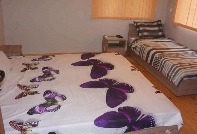 Quarto Triplo Estandar, крушунски кът тея