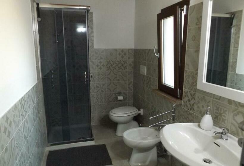 חדר סטנדרט, Echoes Of Pleasure