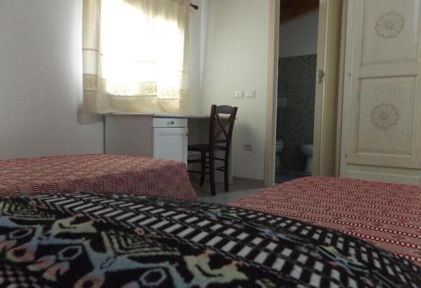 חדר סטנדרט, Echoes Of Pleasure