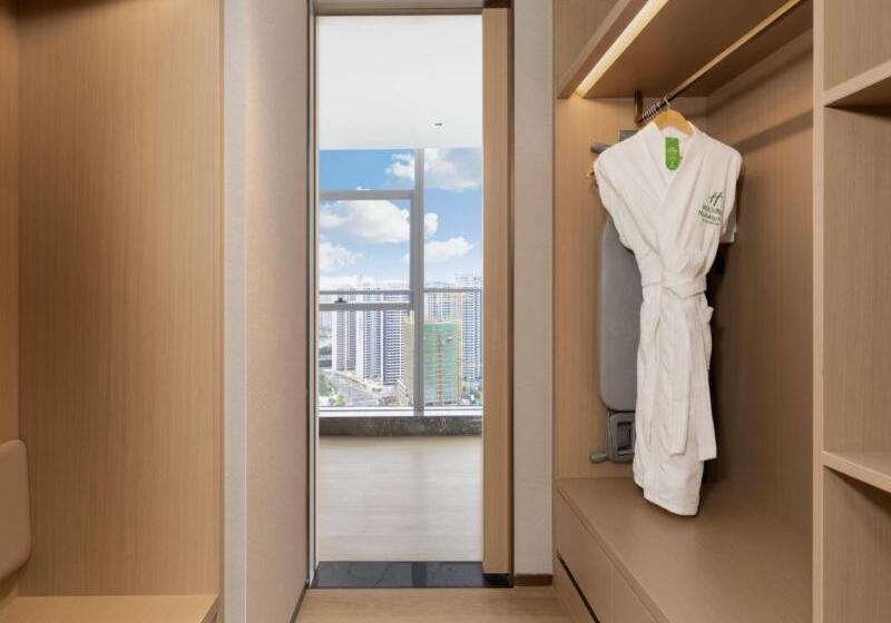 Люкс Кровать Кинг, Holiday Inn Changsha Malanshan, An Ihg