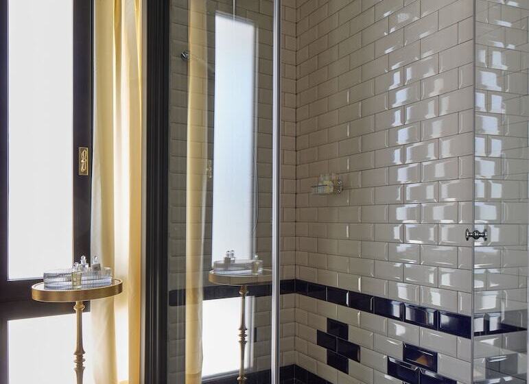 اتاق پرمیوم, Boutique Triana House