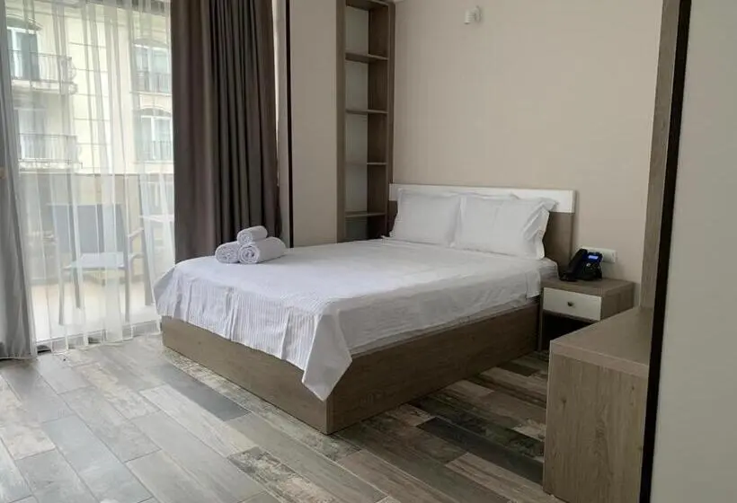 اتاق لوکس با بالکن و چشم‌انداز دریا, Green Rock Hotel Boutique