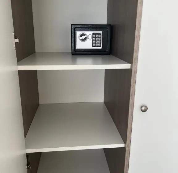 اتاق لوکس با بالکن و چشم‌انداز دریا, Green Rock Hotel Boutique