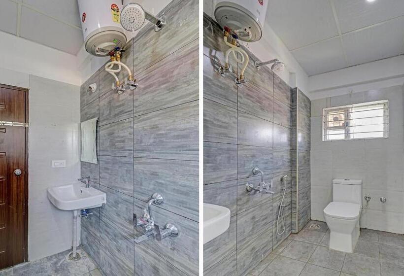Quarto Triplo Clássico, Oyo 91325 Nr Royal